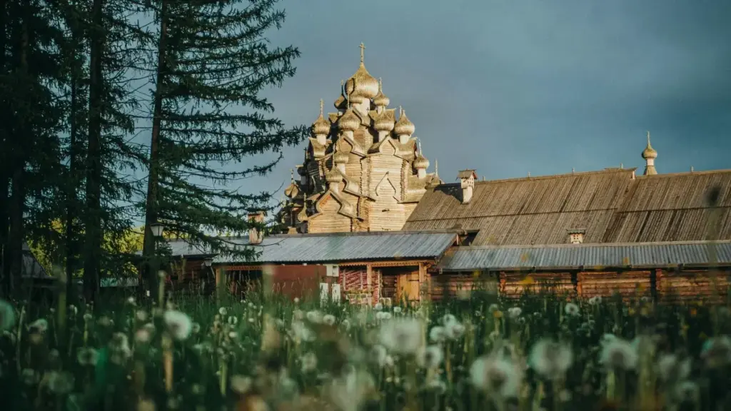 Кароткі практычны гайд для беларускіх рэкламадаўцаў: дзе шукаць фінскіх TikTok‑стварцаў для behind‑the‑scenes кантэнту, як працаваць з мікра‑інфлюэнсерамі і якія рызыкі ўлічваць.
