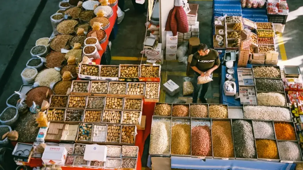 Пакрокавы гайд для беларускіх рэкламнікаў: як знайсці і прасоўваць новую песню праз Jordan‑стылёвых крэатараў у VKontakte — стратэгія, прапановы, рызыкі і бюджэтныя мадэлі.