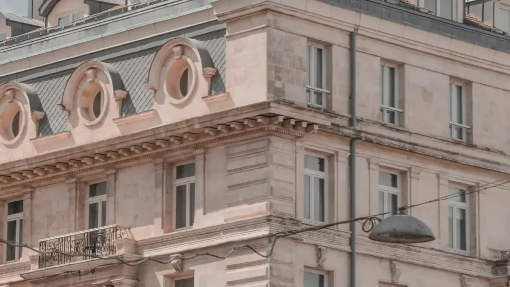 Практычнае кіраўніцтва для беларускіх рэкламадаўцаў: як знаходзіць і працаваць з крэатарамі ShareChat у Сінгапуры для прасоўвання калекцый адзення.