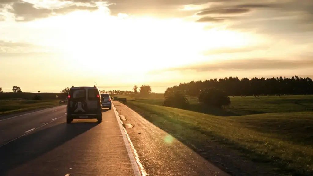 Практычнае кіраўніцтва для беларускіх крэатараў: як знайсці, наладзіць кантакт і атрымаць прадукты ад шры-ланкийскіх брэндаў на Takatak у 2026 годзе.