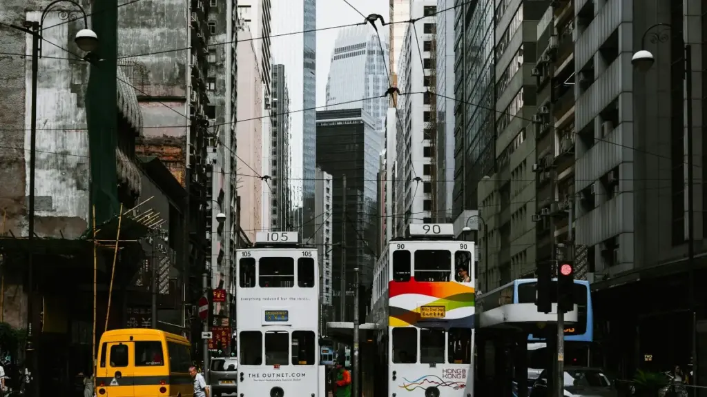 Практычная інструкцыя для беларускіх крэатараў: як праз LinkedIn дабіцца партнёрства з бельгійскімі брэндамі і правесці giveaway для распаўсюду game keys, мінімізуючы рызыкі махлярства.